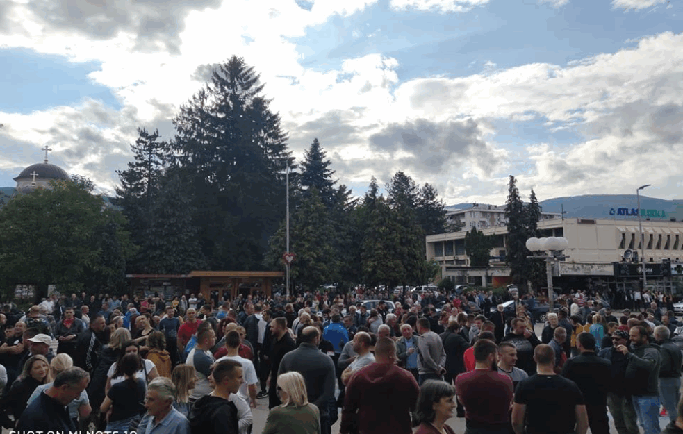 Beranci održali skup podrške Budvanima